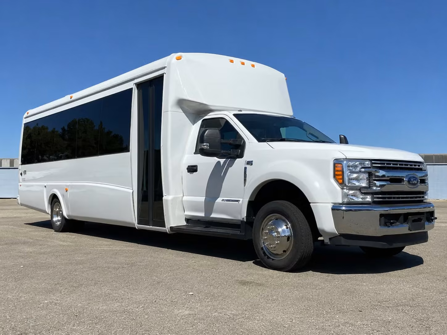 15 passenger minibus