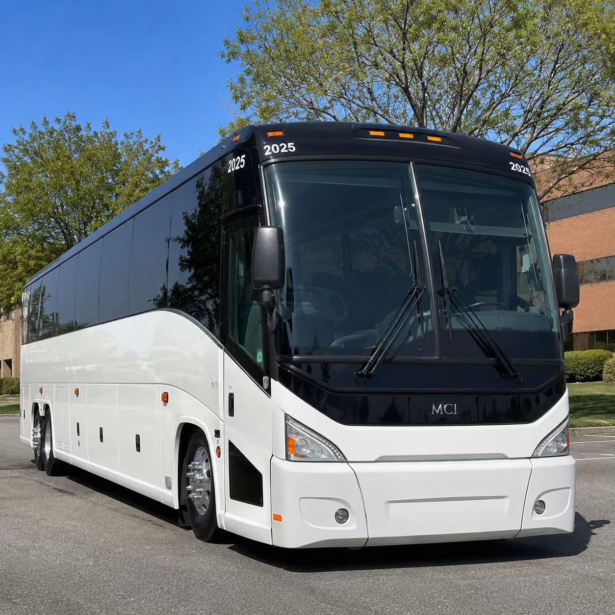 ann arbor employee shuttle services for daily commuters and campus corridors