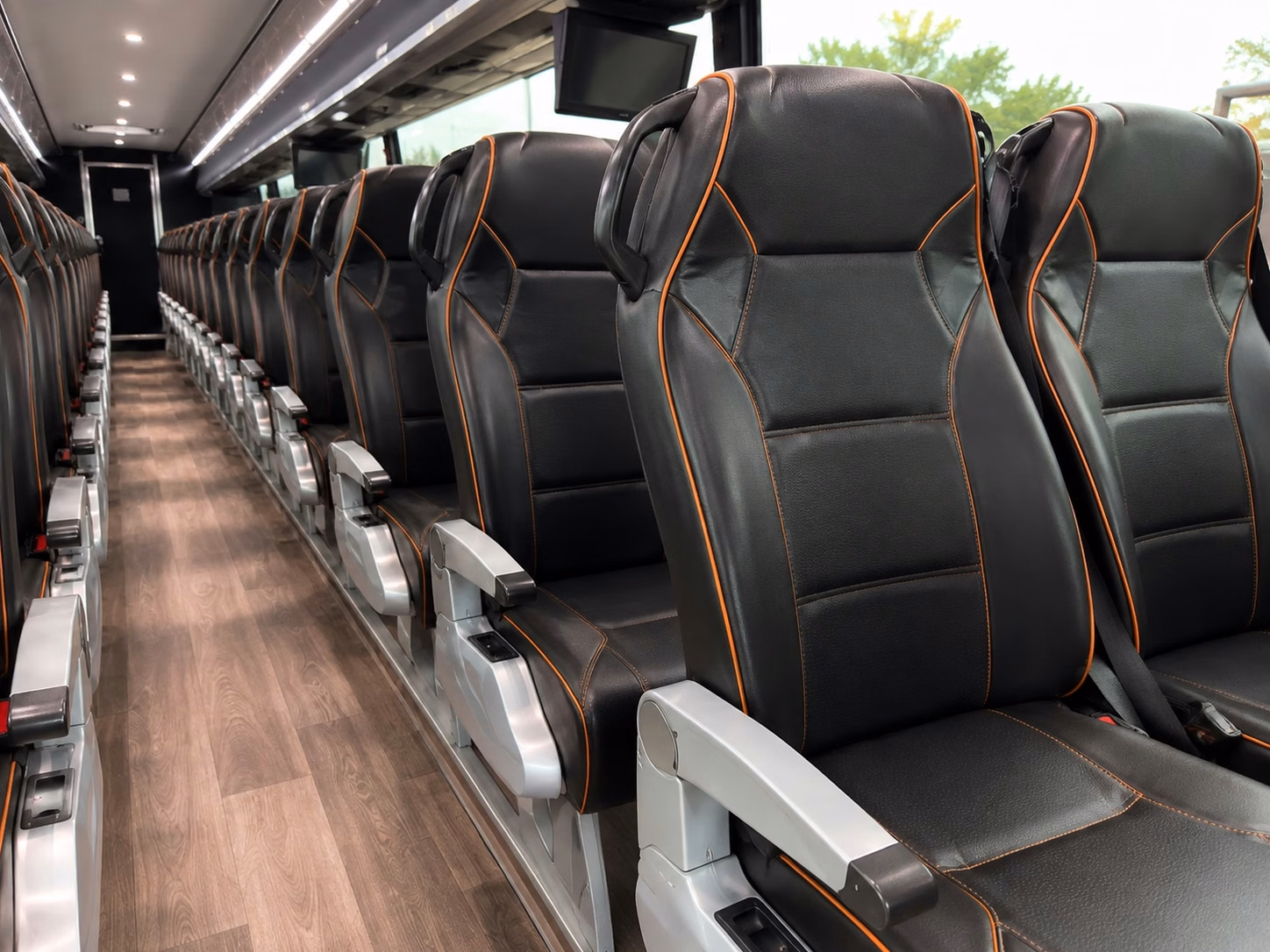 shuttle guests seamlessly between ann arbor s most beloved wedding venues